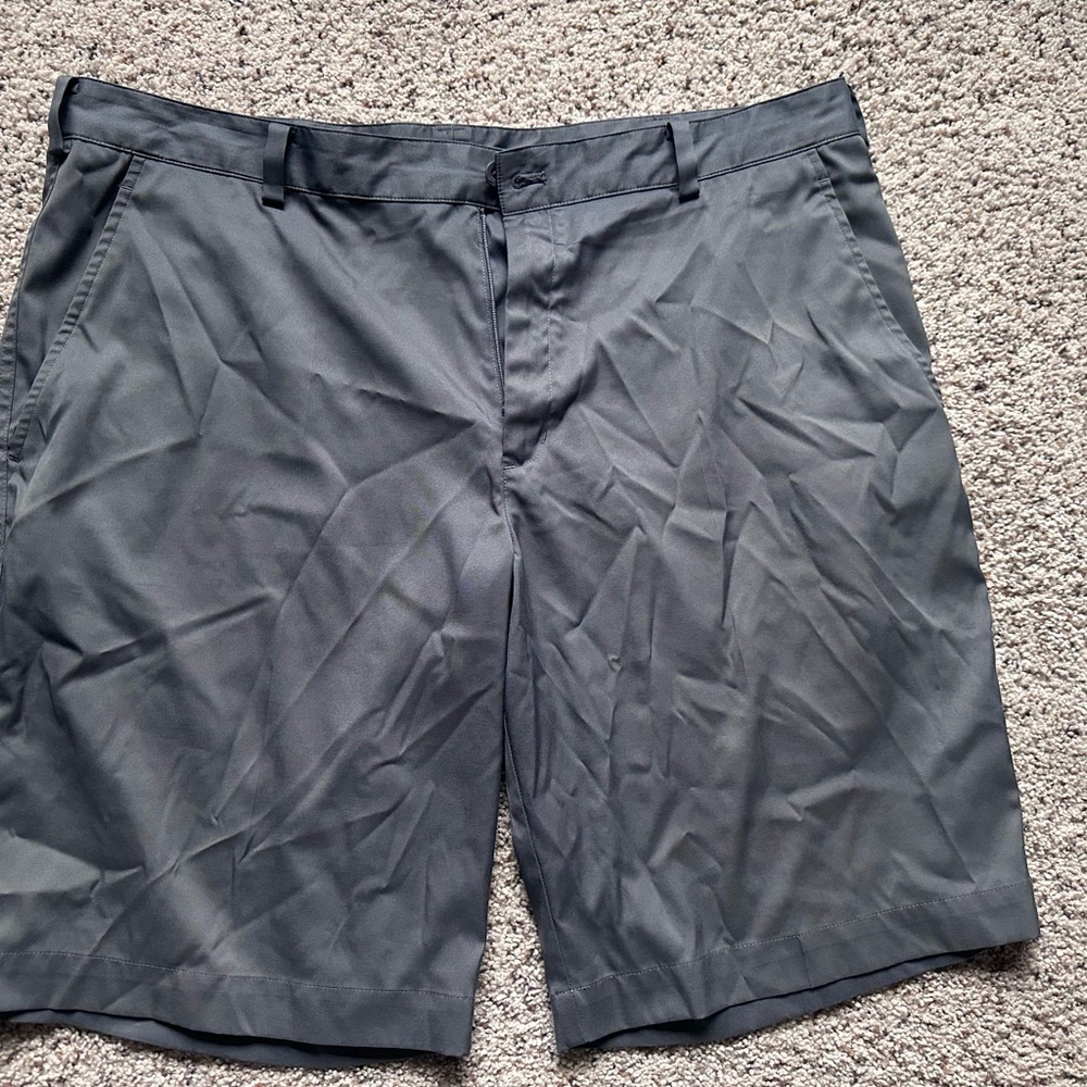 Nike Men's Dri-Fit Gray Flat Front Golf Shorts Size 38